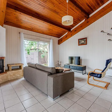 Maison A Biscarrosse: Proche Plage, Commerces, Jardin, Terrasse Avec Bbq, 5 Pers, Garage - Fr-1-521-247 * ביסקארוס
