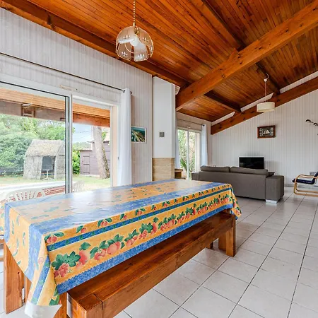 Maison A Biscarrosse: Proche Plage, Commerces, Jardin, Terrasse Avec Bbq, 5 Pers, Garage - Fr-1-521-247 בית נופש